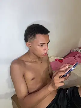 Snapshot of Colombians- chatting on April 2026 04:10:02 AM Colombians- online show from April 2026 04:10:02 AM