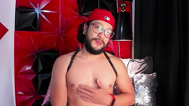 Snapshot of MAGNUS_KING chatting on December 2025 05:30:01 PM MAGNUS KING online show from December 2025 05:30:01 PM