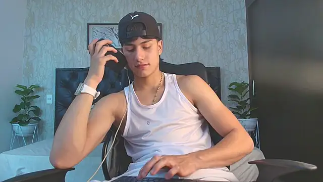 Lander Cruz online show from December 2025 06:01:02 PM