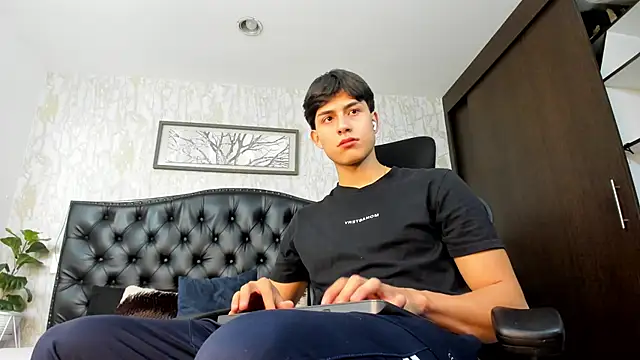 Lander Cruz online show from March 2026 08:14:02 PM