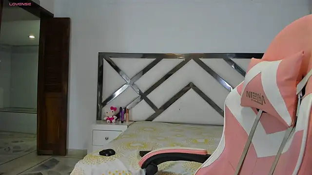 Jailinashley online show from April 2026 01:25:02 PM