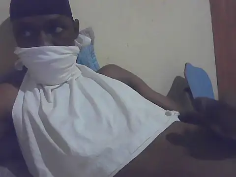 Snapshot of ElsonDicks2 chatting on December 2025 01:24:01 AM ElsonDicks2 online show from December 2025 01:24:01 AM