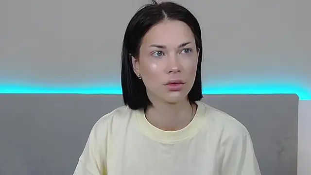 Snapshot of RachaelMils chatting on April 2026 03:42:01 AM RachaelMils online show from April 2026 03:42:01 AM