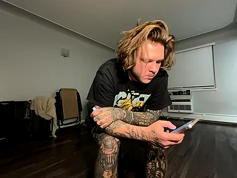 Tatertats online show from December 2025 05:35:02 AM