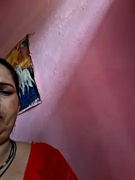 Snapshot of Your-shreya143 chatting on July 2026 07:33:01 AM Your-shreya143 online show from July 2026 07:33:01 AM