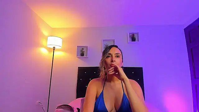 Snapshot of Victoria_Rose_ chatting on April 2026 04:59:02 PM Victoria Rose online show from April 2026 04:59:02 PM