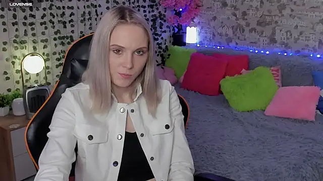 Gina Gina love online show from May 2026 12:52:01 AM