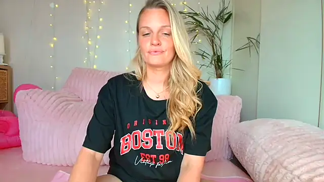 AussieErica online show from January 2026 05:32:01 AM