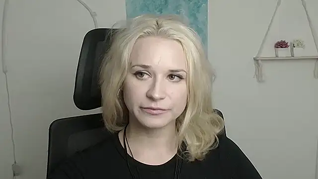 Snapshot of Melodie_Aster chatting on April 2026 11:27:01 AM Melodie Aster online show from April 2026 11:27:01 AM