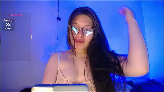 Snapshot of Usagi-- chatting on December 2025 12:51:01 AM Usagi-- online show from December 2025 12:51:01 AM