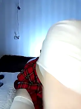 Snapshot of Usagi-- chatting on December 2025 12:42:01 AM Usagi-- online show from December 2025 12:42:01 AM