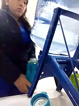 Valeria montana  online show from February 2026 12:52:02 PM