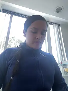 Snapshot of bela_miel chatting on December 2025 05:30:01 PM bela miel online show from December 2025 05:30:01 PM