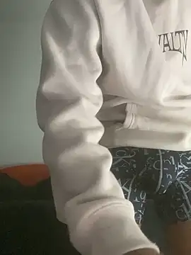 Snapshot of yesserf chatting on December 2025 05:19:02 PM yesserf online show from December 2025 05:19:02 PM