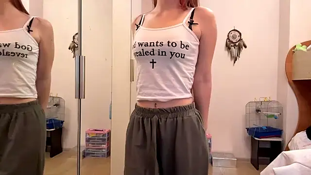 Snapshot of velvetmary chatting on December 2025 04:28:02 AM velvetmary online show from December 2025 04:28:02 AM