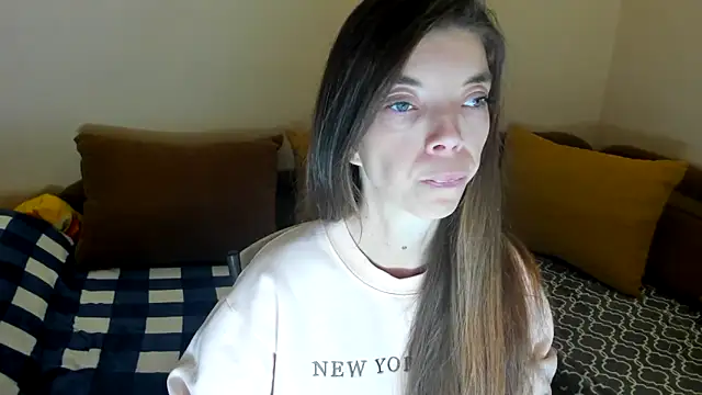 Snapshot of LikaAliston chatting on December 2025 08:32:02 AM LikaAliston online show from December 2025 08:32:02 AM