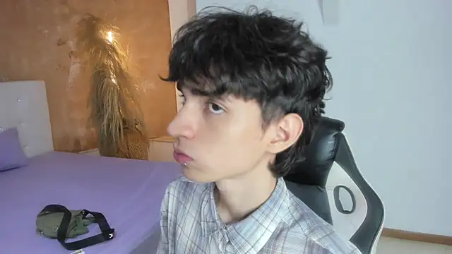 CONNOR STONNE  online show from February 2026 07:24:02 PM