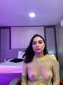 Snapshot of Niicoletta_White chatting on December 2025 10:05:02 PM Niicoletta White online show from December 2025 10:05:02 PM