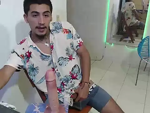 Snapshot of maxI_dick33 chatting on April 2026 01:58:02 AM maxI dick33 online show from April 2026 01:58:02 AM