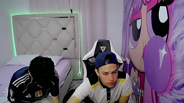 Snapshot of THE_VIPS_TWINK chatting on December 2025 09:35:01 PM THE VIPS TWINK online show from December 2025 09:35:01 PM