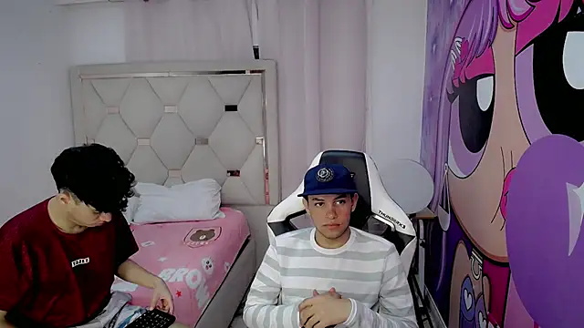 Snapshot of THE_VIPS_TWINK chatting on December 2025 08:39:01 PM THE VIPS TWINK online show from December 2025 08:39:01 PM