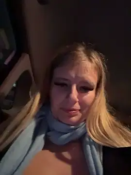 Snapshot of Betsy chatting on January 2026 07:11:01 PM Betsy online show from January 2026 07:11:01 PM