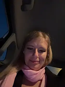 Snapshot of Betsy chatting on February 2026 04:03:02 PM Betsy online show from February 2026 04:03:02 PM