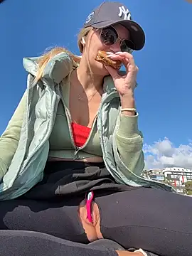 Snapshot of Betsy chatting on April 2026 01:44:02 PM Betsy online show from April 2026 01:44:02 PM