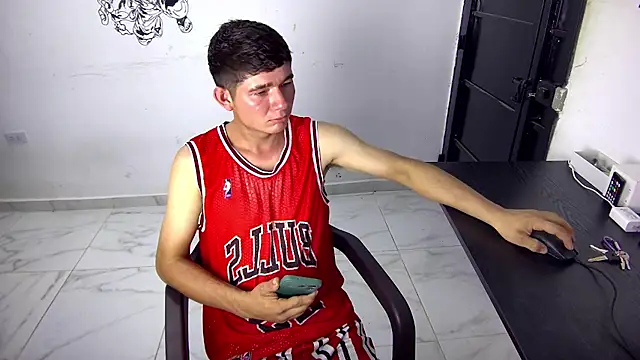 Snapshot of elcalienticooo chatting on December 2025 12:09:02 AM elcalienticooo online show from December 2025 12:09:02 AM