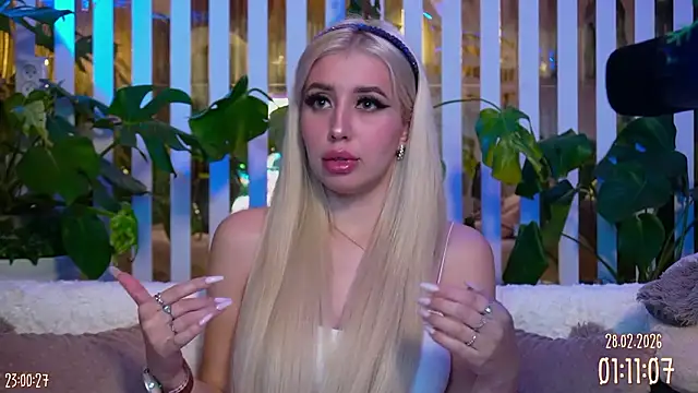 FlowweerGirl online show from February 2026 07:59:02 PM