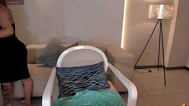 Snapshot of MadisonKane chatting on November 2025 11:11:01 AM MadisonKane online show from November 2025 11:11:01 AM