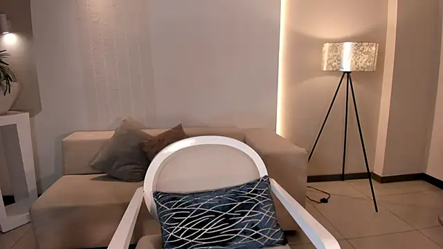 Snapshot of MadisonKane chatting on November 2025 11:10:01 AM MadisonKane online show from November 2025 11:10:01 AM