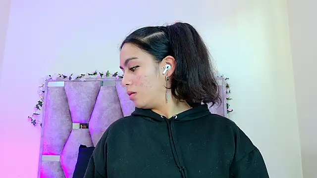 iris and damian online show from April 2026 05:14:02 PM