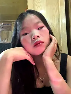 Heni-a online show from December 2025 06:33:02 AM