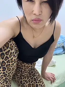 luckybaby666999 online show from April 2026 01:12:02 PM