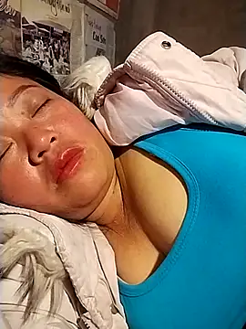 AlilaK2 online show from December 2025 08:39:02 PM