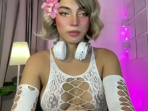 Soffywantsyou18 online show from January 2026 06:44:02 PM