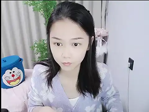 mili923 online show from December 2025 02:02:02 PM