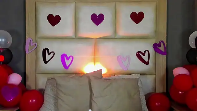 TaniaRedd  online show from February 2026 02:14:01 PM