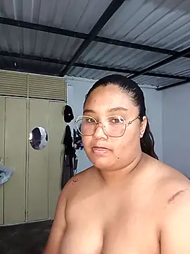 Snapshot of VaneandRossy chatting on April 2026 09:41:02 PM VaneandRossy online show from April 2026 09:41:02 PM