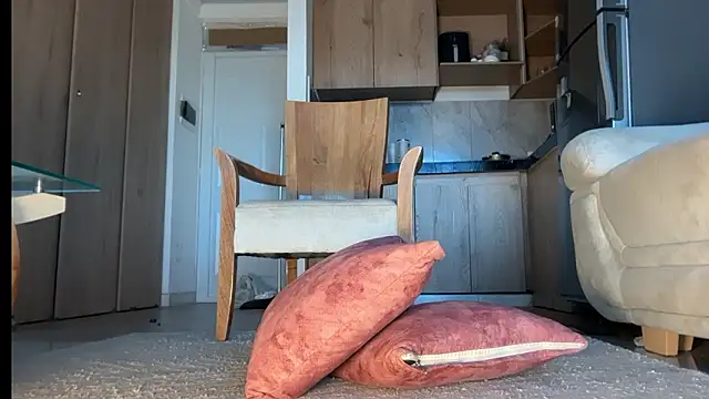 miaferrer777 online show from February 2026 10:17:02 PM