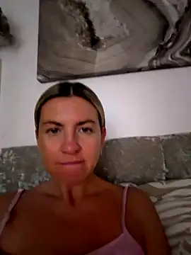 Snapshot of Britney_HartX chatting on December 2025 11:13:01 PM Britney HartX online show from December 2025 11:13:01 PM