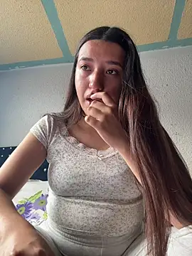 Snapshot of Alix_Rousses21 chatting on January 2026 07:04:01 PM Alix Rousses21 online show from January 2026 07:04:01 PM