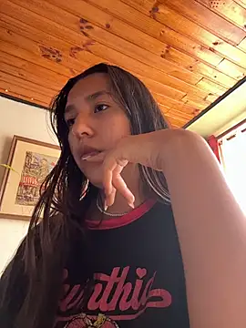 Snapshot of Alix_Rousses21 chatting on March 2026 07:14:01 PM Alix Rousses21 online show from March 2026 07:14:01 PM