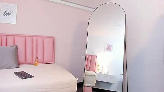 mariana pregnant  online show from December 2025 04:10:01 AM