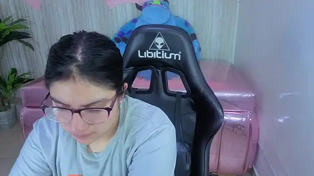 eva smit t online show from March 2026 02:39:01 AM