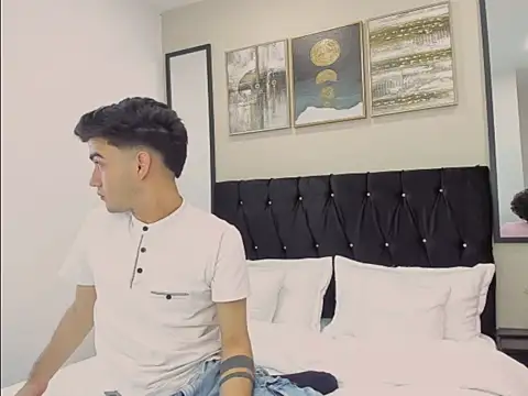 Snapshot of Feiccer_Thomson1 chatting on December 2025 09:01:02 PM Feiccer Thomson1 online show from December 2025 09:01:02 PM