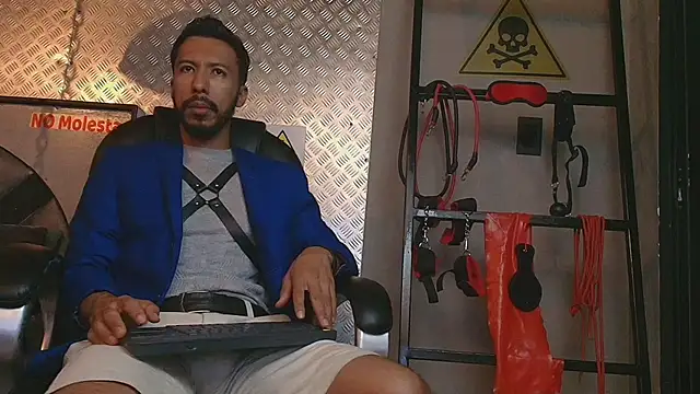 logan mercer online show from December 2025 03:37:02 AM