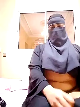 Snapshot of -Batta- chatting on December 2025 07:11:02 PM -Batta- online show from December 2025 07:11:02 PM