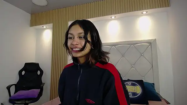 Snapshot of Kat_Cute chatting on April 2026 03:37:02 AM Kat Cute online show from April 2026 03:37:02 AM